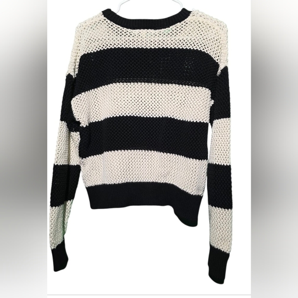 Z Supply EUC Black and White Striped Sweater Size Medium PTP 23 - Picture 3 of 4
